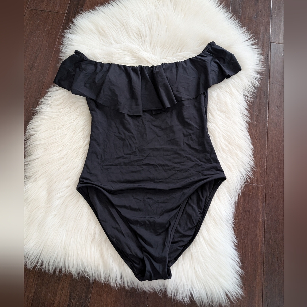 TRINA TURK 6 Off The Shoulder Ruffle One Piece Swimsuit Black Flutter Sleeve 10 - Picture 2 of 7